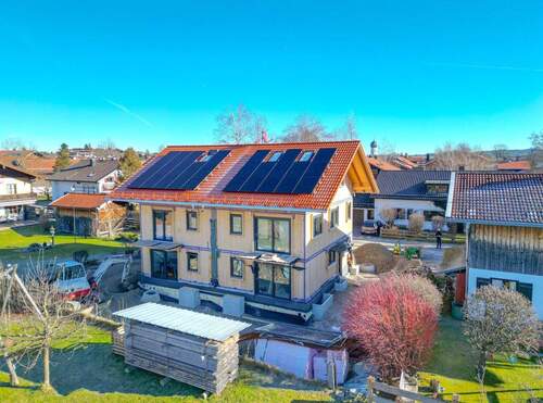 Hausansicht Gartenseite - Doppelhaushälfte mit 150,00 m² in Greiling zur Miete