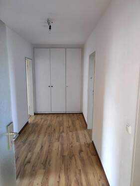 Flur - Etagenwohnung mit 127,00 m² in Köln / Junkersdorf zur Miete