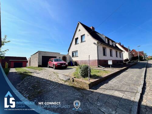Hausansicht - Doppelhaushälfte in Derben wartet auf neuen Eigentümer