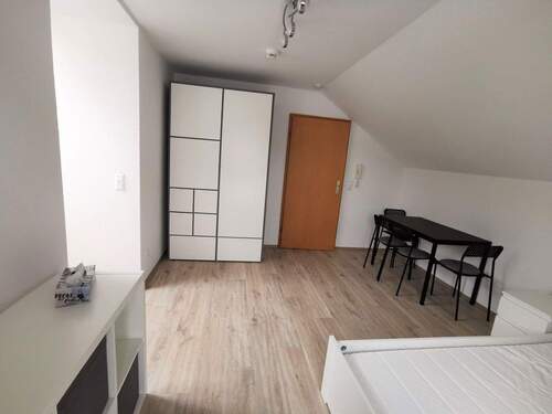 Zimmer - 1 Zimmer Etagenwohnung zur Miete in Kaiserslautern