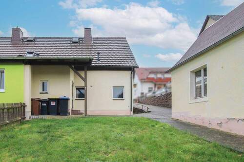 Außenansicht (3) - 4 Zimmer Doppelhaushälfte zum Kaufen in Lunzenau