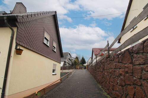 Außenansicht (4) - 4 Zimmer Doppelhaushälfte in Lunzenau