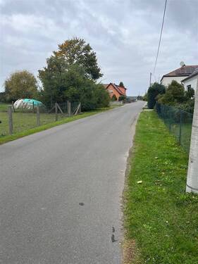 Straße vor dem Grundstück (nördliche Richtung) - Grundstück zum Kaufen in Nichtewitz