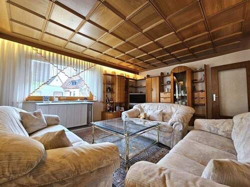 Wohnen - 3 Zimmer Mehrfamilienhaus, Wohnhaus zum Kaufen in Neunkirchen