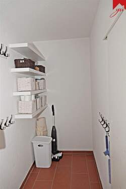 angrenzender Vorratsraum - 