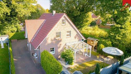 Drohenaufnahme - 5 Zimmer Einfamilienhaus zum Kaufen in Aurich