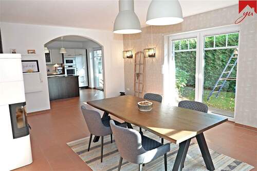 Esszimmer mit Zugang zur Terrasse - 