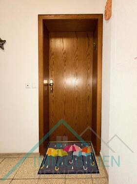 Wohnungseingang - 3 Zimmer Etagenwohnung zum Kaufen in Hemer / Stübecken