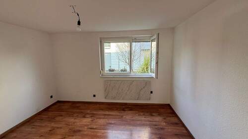 576 Schlafzimmer 2 - 3 Zimmer Etagenwohnung in Neuhausen auf den Fildern