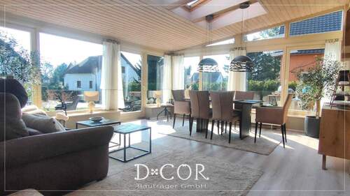 Wintergarten, Gardinen offen - Doppelhaushälfte mit 139,00 m&sup2; in Coswig zum Kaufen
