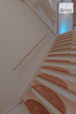 2 UG (1) - 