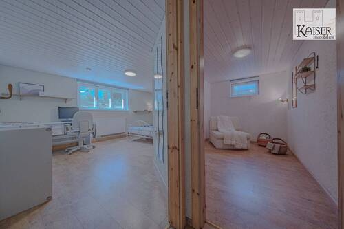 2 UG (5) - 