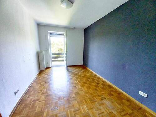 Kinderzimmer mit Balkonzugang - 