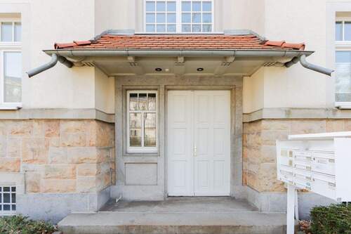 Hauseingang - 3 Zimmer Etagenwohnung zur Miete in Dresden