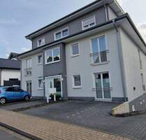 Ohne Makler, EG 3-Zimmer Eigentumswohnung in Mitte Lohmar mit Garten, Aufzug und Tiefgarage