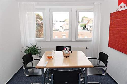 Besprechungsbereich (im Flur) - 