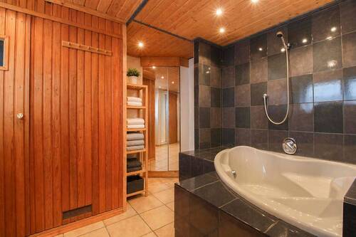 Wellnessbereich im Keller - 