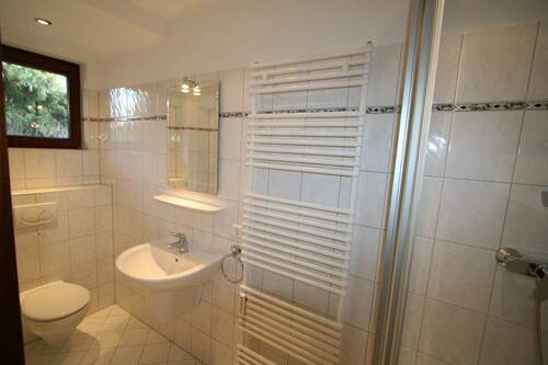 Gäste-WC mit Dusche! - 