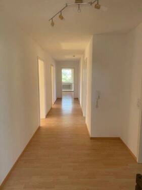 1. OG Flur Wohnung - 