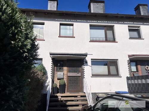 Ihre Immobilie des Reihenmittelhauses mit 2 möglichen PKW-Stellplätzen - SIE LIEBEN DAS WOHNEN AUF DEM LAND: REIHENMITTELHAUS MIT WOHLFÜHLCHARAKTER!