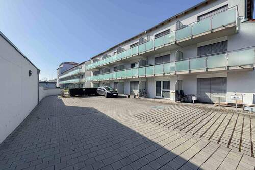 Hausansicht - Vermietetes Studenten-Apartment in Ingolstadt - renoviert, mit Terrasse und Stellplatz