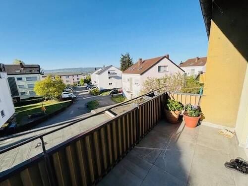 großer Sonnen-Balkon - 3 Zimmer Etagenwohnung in Allensbach