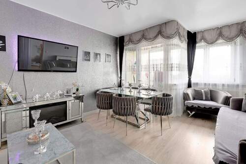 Bild 1 - Charmante 2-Zimmer-Wohnung mit Balkon über den Dächern Berlins