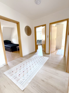 Einladender Eingangsbereich - 4 Zimmer Etagenwohnung in Sindelfingen