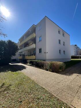 Hausansicht - Eigentumswohnung Hochparterre 2 Zimmer, Hobbyraum