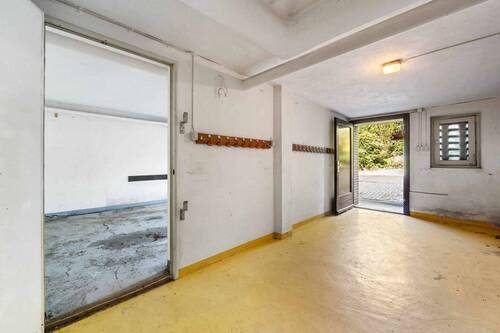 Keller mit Zugang zur Garage - 