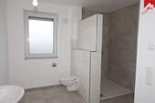 Badezimmer mit Dusche - 