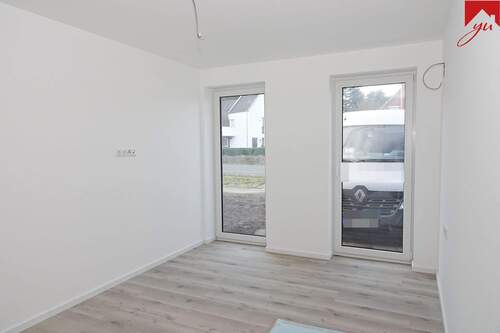 geräumiges Schlafzimmer - Etagenwohnung mit 90,00 m&sup2; in Esens zur Miete