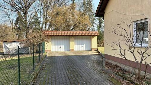 Garagen - 1 Zimmer Mehrfamilienhaus, Wohnhaus in Rothenburg