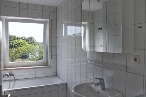 Badezimmer - kürzlich renovierte 3 Zimmer Wohnung in Buckenhofen