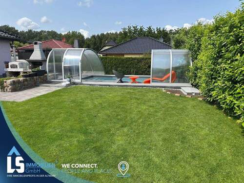 Pool mit Überdachung - Einfamilienhaus mit 123,00 m&sup2; in Stendal zum Kaufen