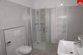 Badezimmer mit Dusche - 