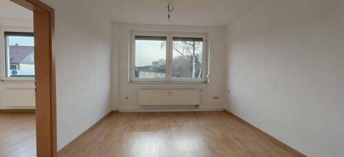 Wohnzimmer - 2-Raum-Wohnung in Röderau (Erstbezug nach umfassender Renovierung)