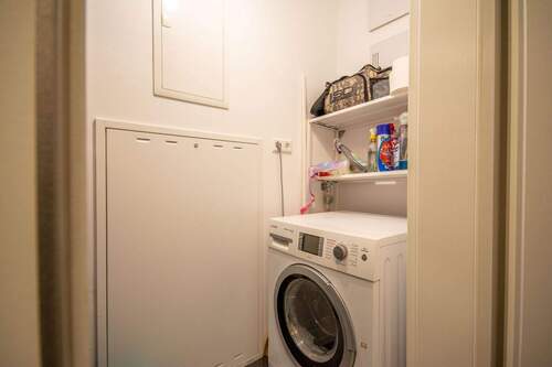 Abstellraum mit Waschmaschinenanschluss - 