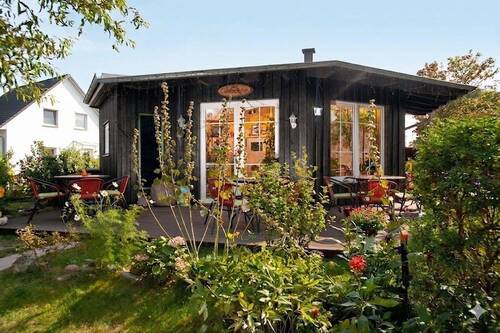 Nordwestansicht KI generiert - Einfamilienhaus in Ahrenshoop