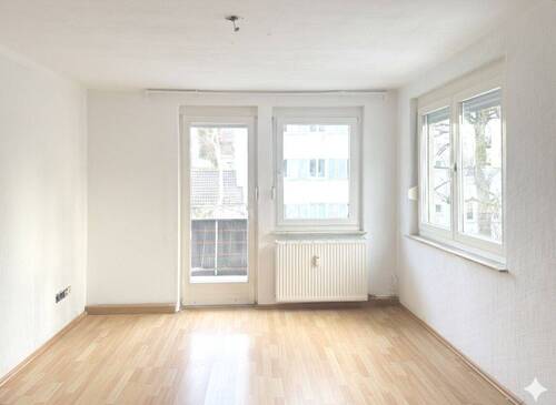 Wohnzimmer - 3 Zimmer Etagenwohnung zum Kaufen in Stuttgart