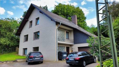 Außenansicht - Ehemaliges Wohn- und Geschäftshaus am Feldrand + Baugrundstück