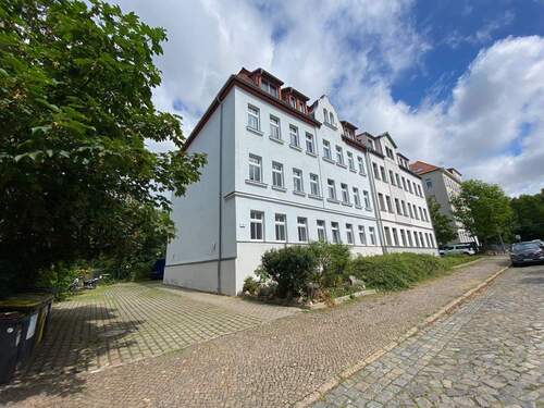 Hausansicht - * 2 RWE * Bad mit Dusche * Tageslichtküche * PKW-Stellplatz * nicht WG-geeignet *