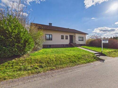 Seitenansicht - Einfamilienhaus mit großem Nebengebäude! L - Vianden nur 16min!