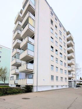 Das Hochhaus - Helle 2-Zimmer-Wohnung in Offenhausen ( Neu-Ulm )-sofort bezugsfrei , ohne Maklerprovision