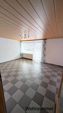 Wohnzimmer - 2 Zimmer Etagenwohnung in Neu-Ulm