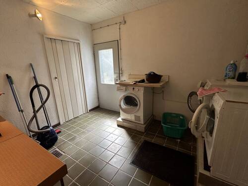 Waschkeller mit Ausgang - 