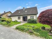 Straßenansicht - 7 Zimmer Mehrfamilienhaus, Wohnhaus zum Kaufen in Lage
