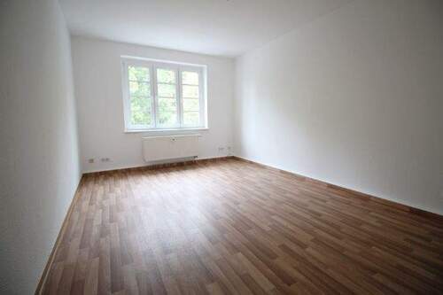 Wohnzimmer - schöne 2-Raum-Wohnung mit Balkon