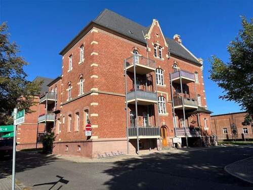 Hausansicht - 3 Zimmer Etagenwohnung zum Kaufen in Torgau