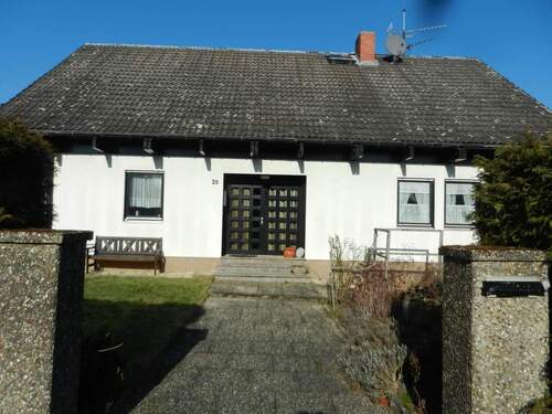 DSCN9512_01.JPG - Herrliche Ortsrandlage und Ausblick - Großes Einfamilienhaus in bevorzugter Wohnlage